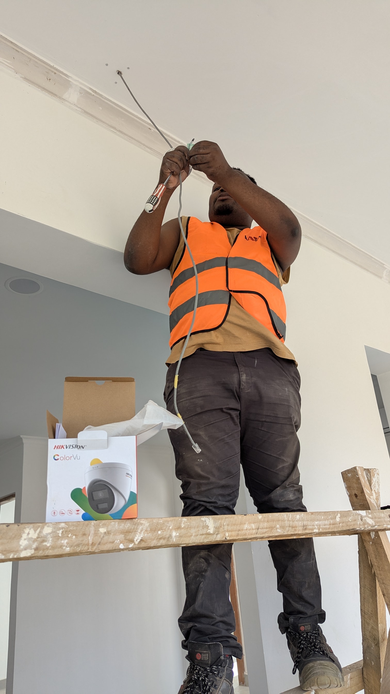 Installing Hikvision camera on ceiling