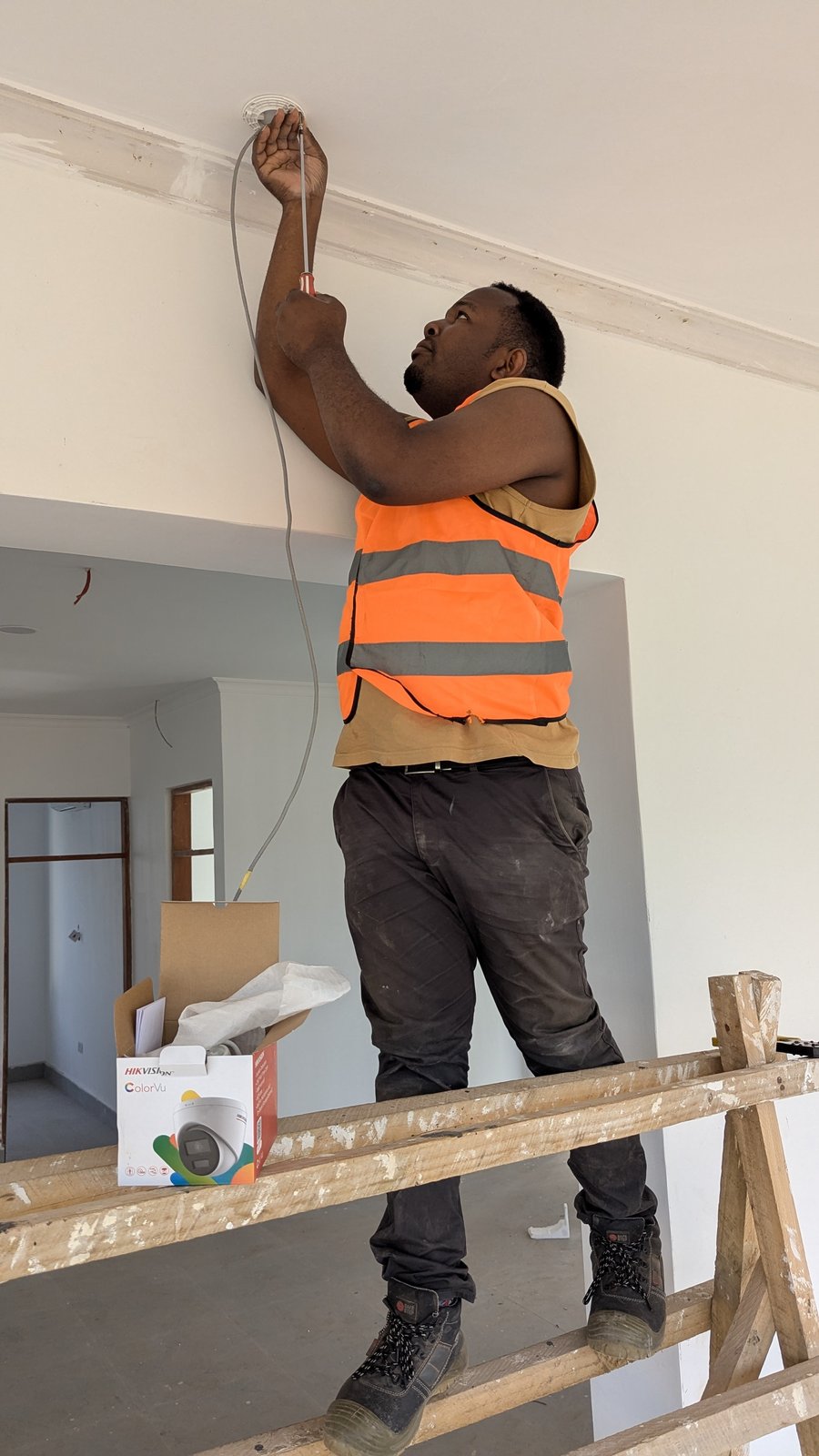 Camera connection and wiring